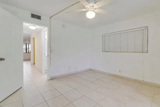 Unit 109 photo 18