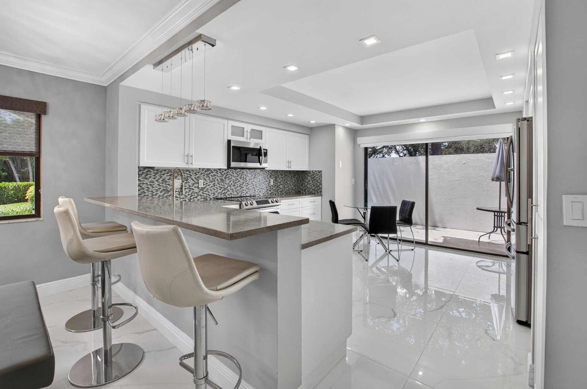 Unit 13702 photo 9