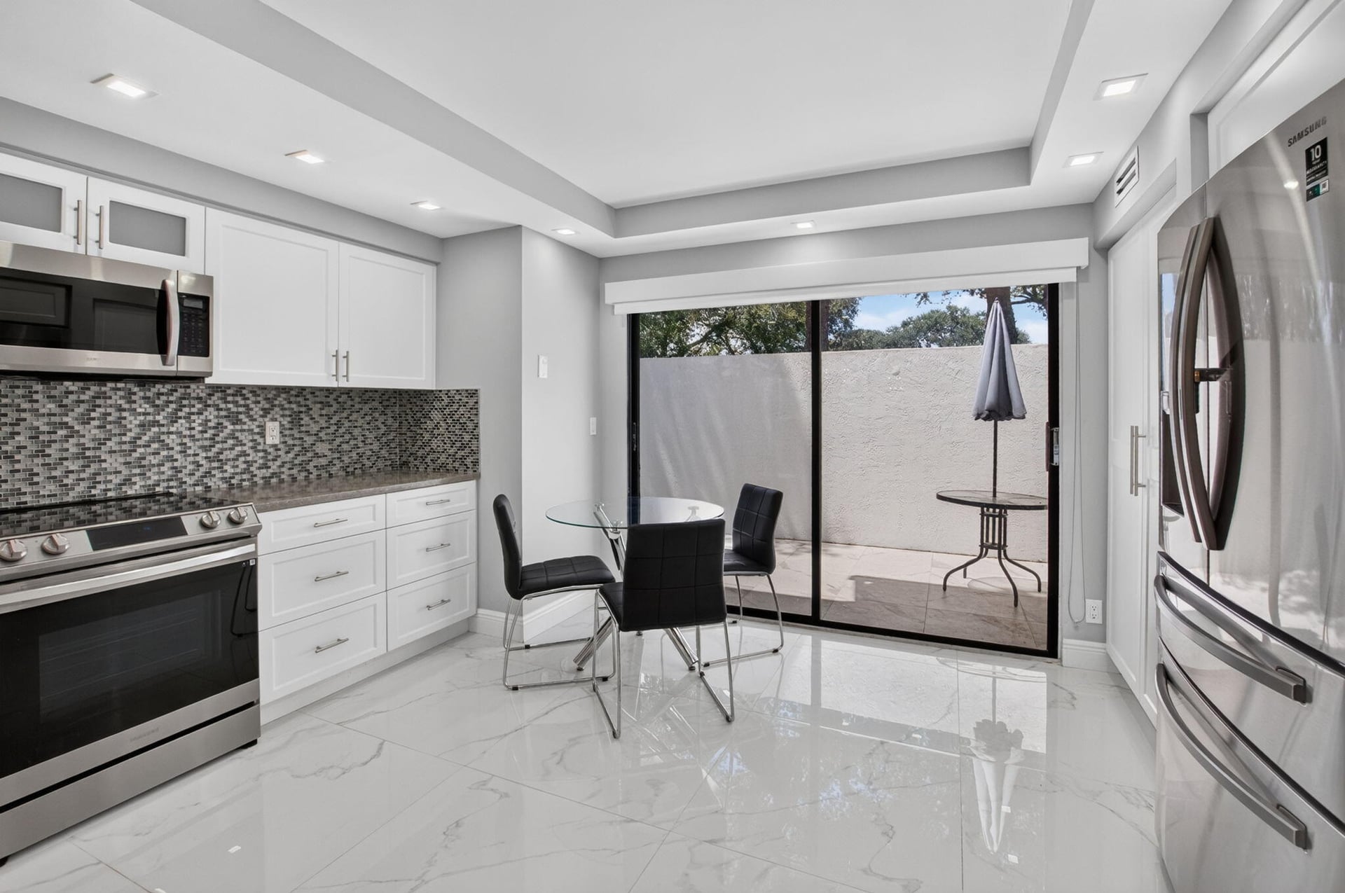 Unit 13702 photo 10