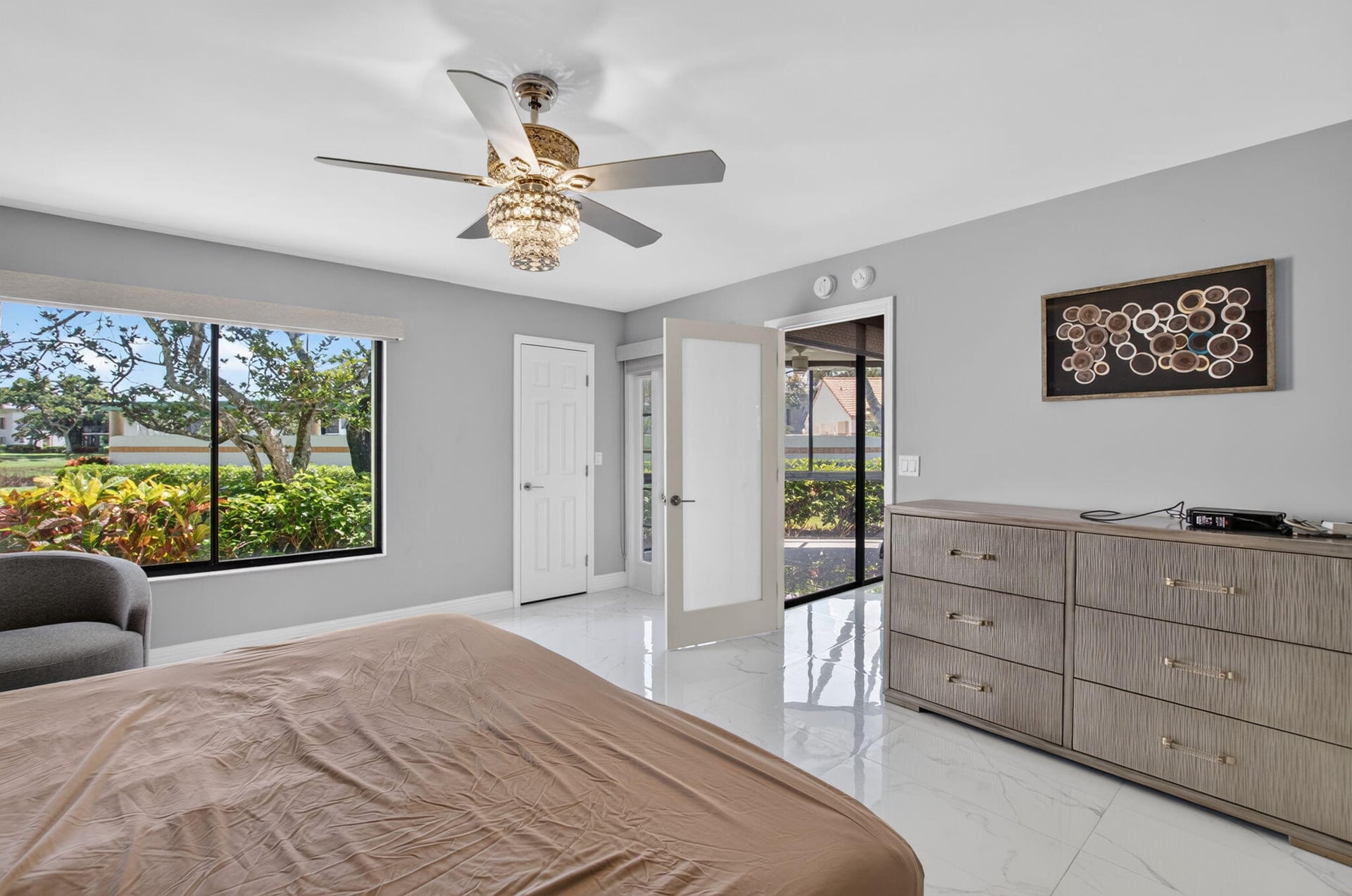 Unit 13702 photo 14