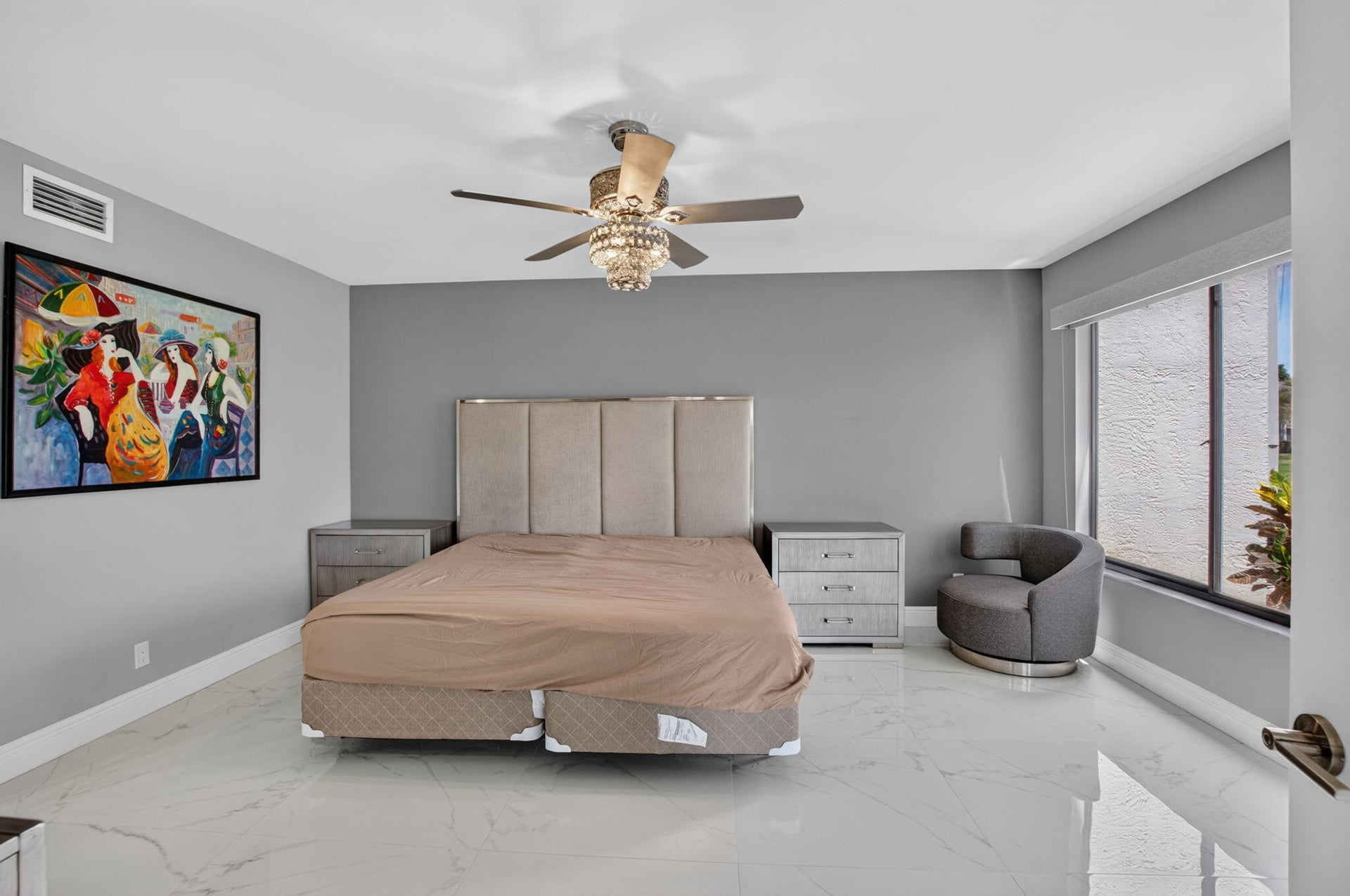 Unit 13702 photo 17