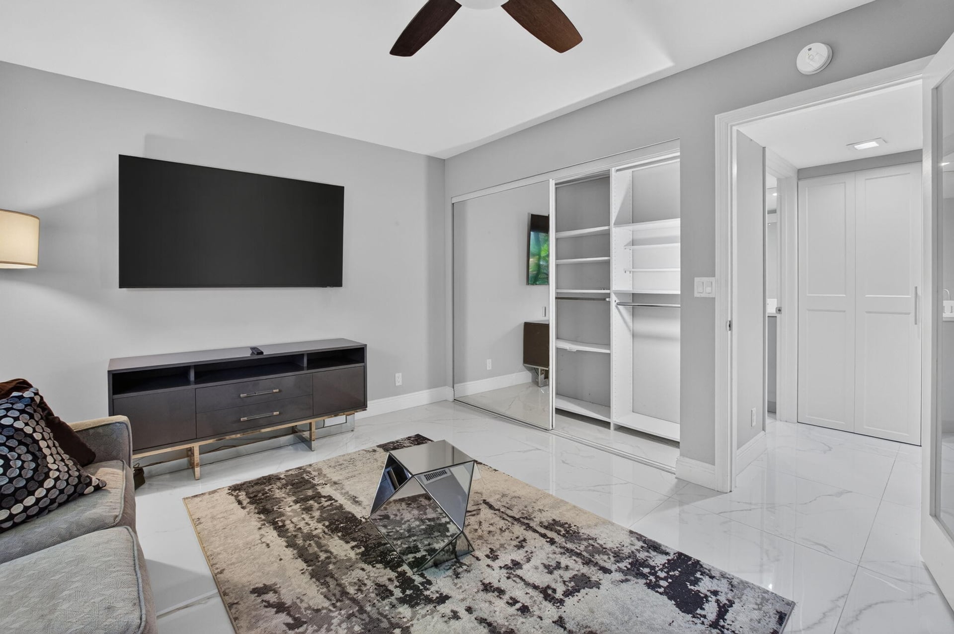 Unit 13702 photo 24