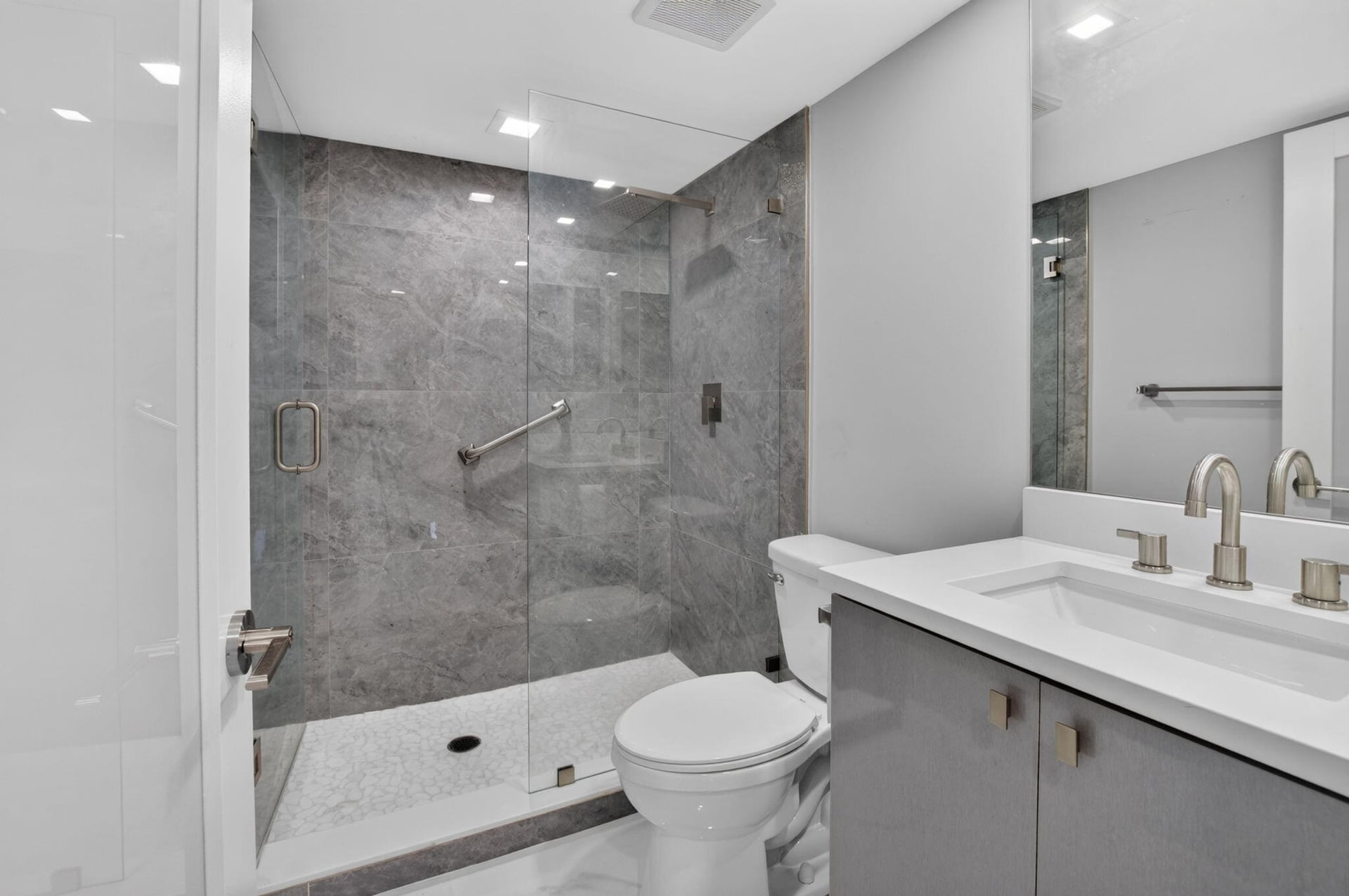 Unit 13702 photo 25