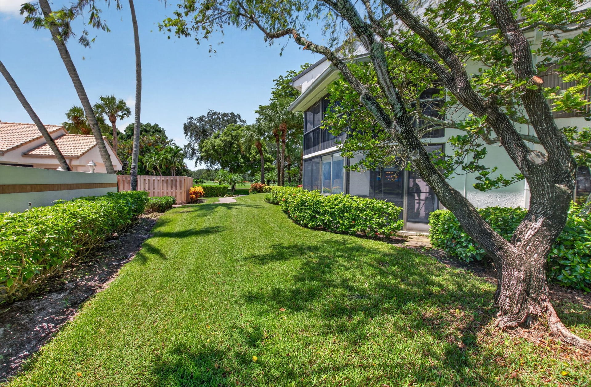 Unit 13702 photo 34