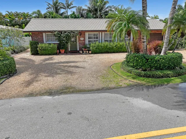 Palm Beach Shores Residence photo 4
