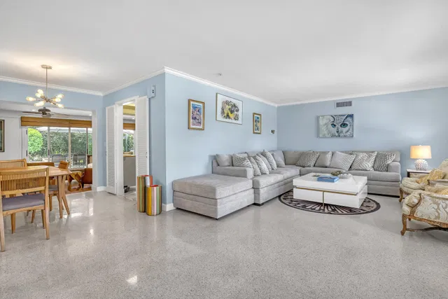 Palm Beach Shores Residence photo 11