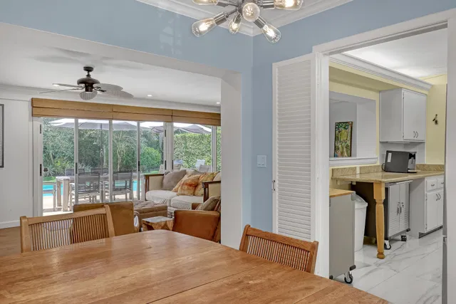 Palm Beach Shores Residence photo 13