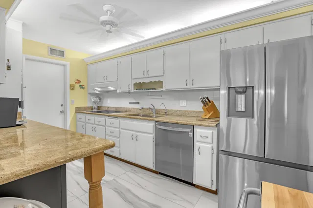 Palm Beach Shores Residence photo 16
