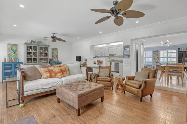 Palm Beach Shores Residence photo 18