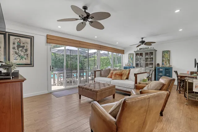 Palm Beach Shores Residence photo 20