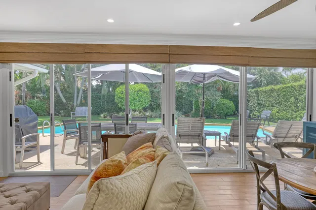 Palm Beach Shores Residence photo 21