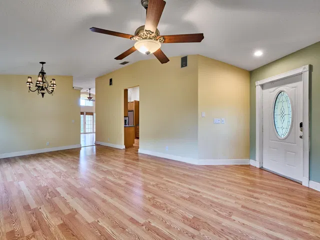 Residence photo 5