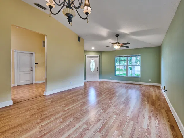 Residence photo 6