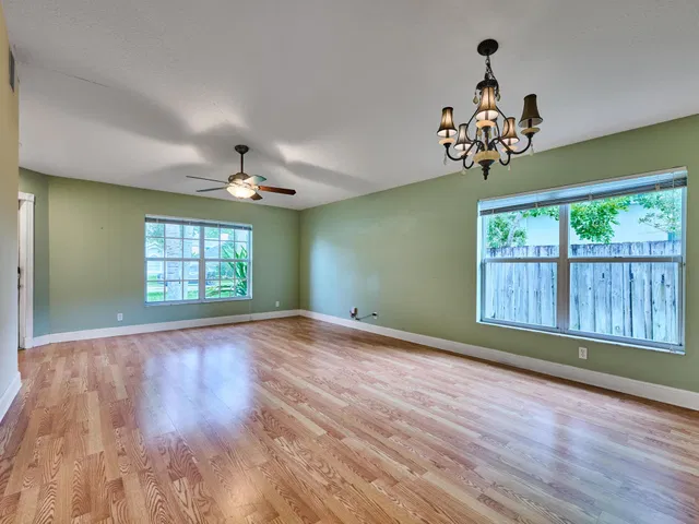 Residence photo 7