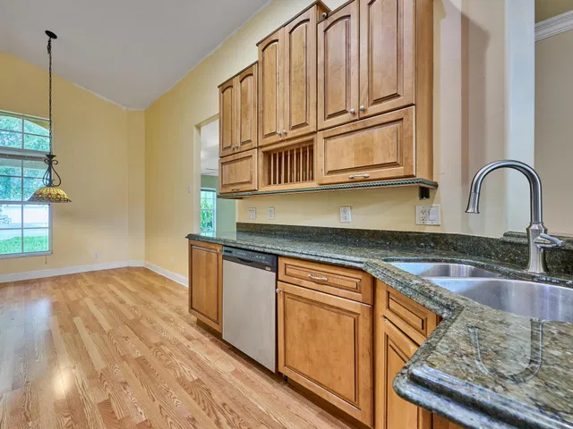 Residence photo 12