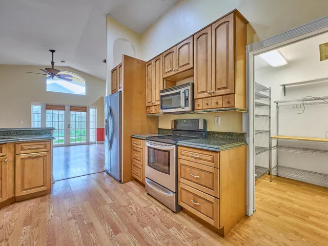 Residence photo 16