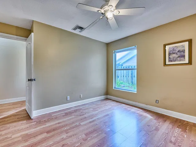 Residence photo 37
