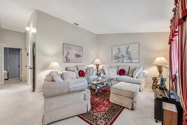 Unit 202 photo 6