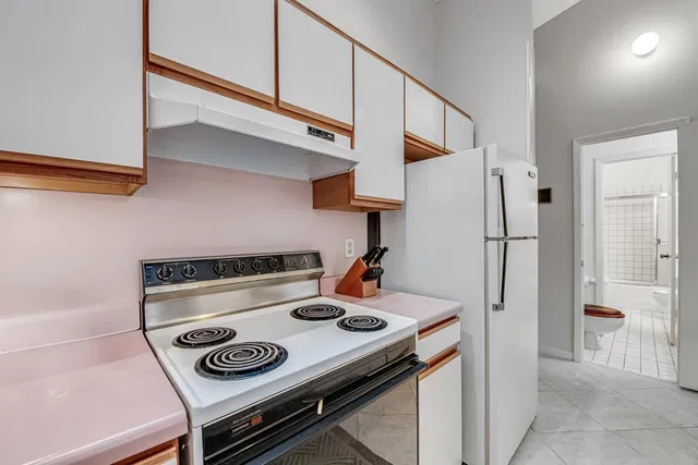Unit 202 photo 15