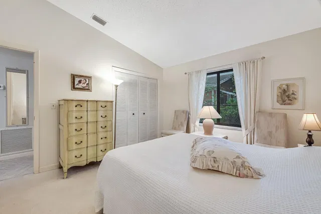 Unit 202 photo 17