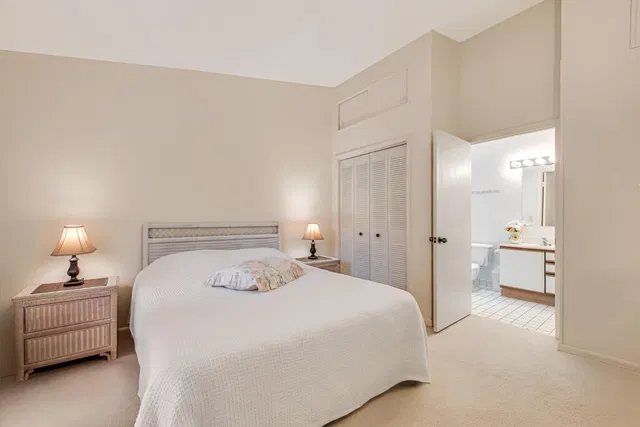 Unit 202 photo 18