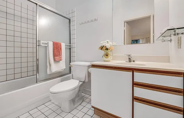 Unit 202 photo 19