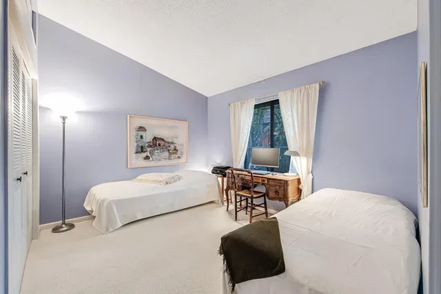 Unit 202 photo 20