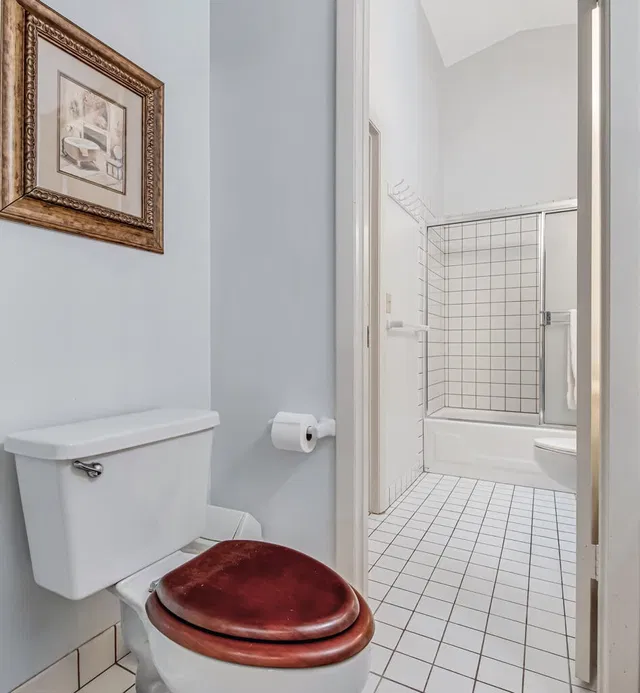 Unit 202 photo 23