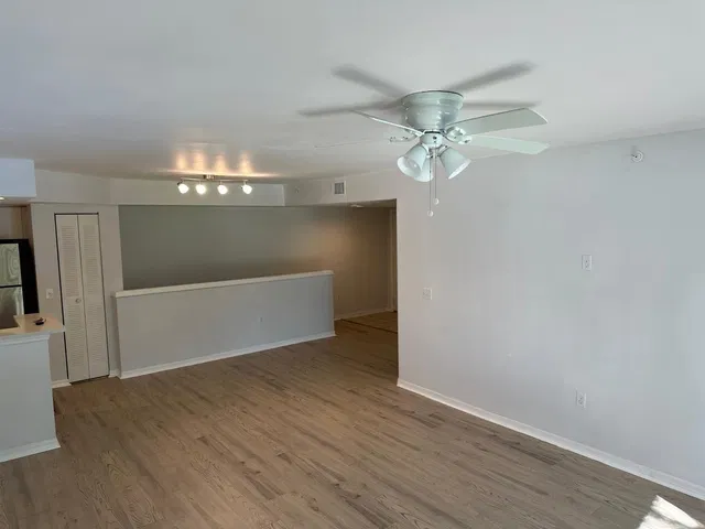  Unit 609 photo 4