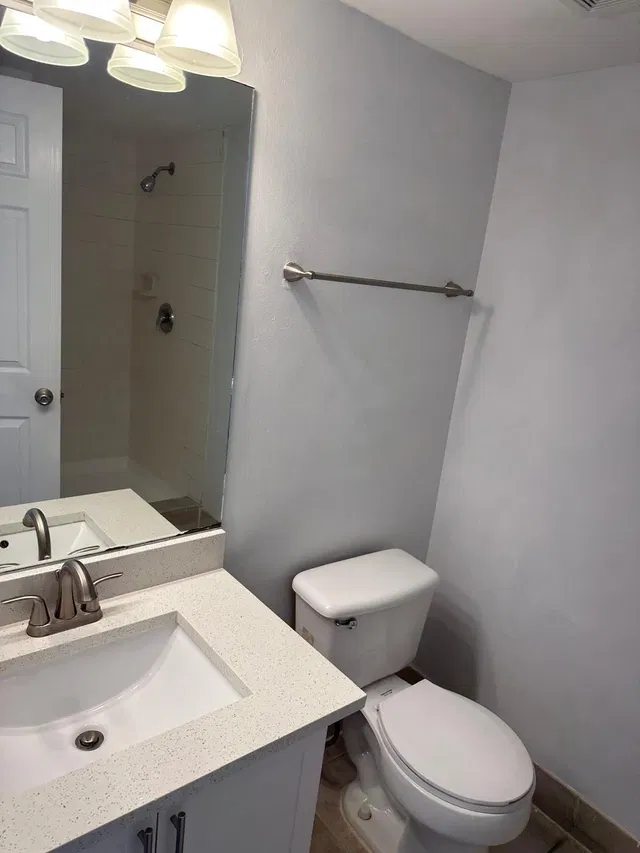  Unit 609 photo 11