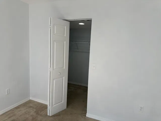 Unit 609 photo 14