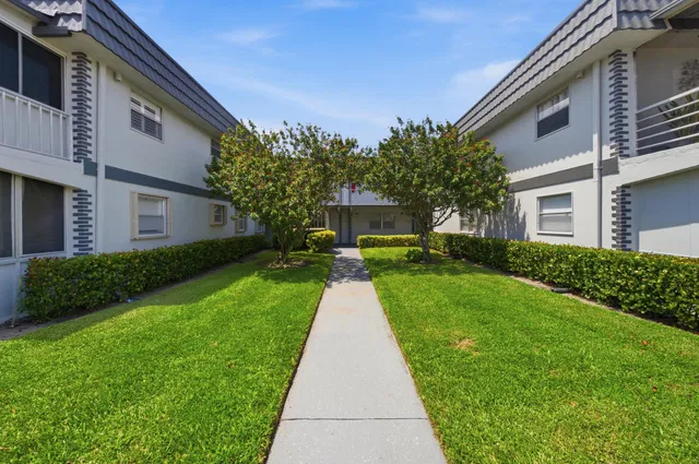 Residence photo 3