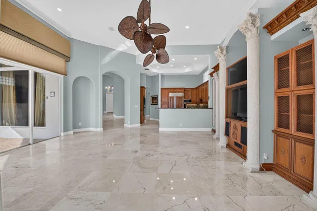 Residence photo 9