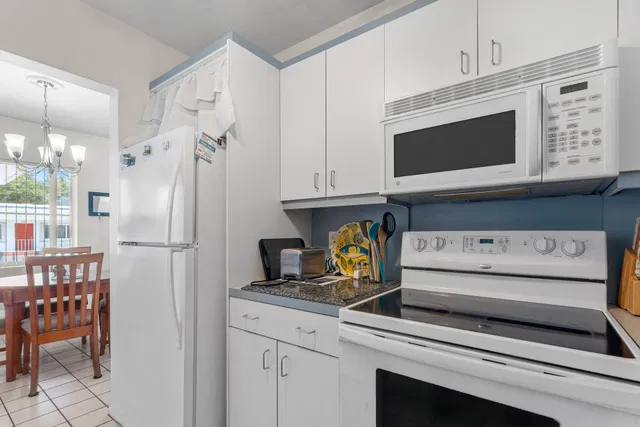  Unit Bldg 6 unit 206 photo 17