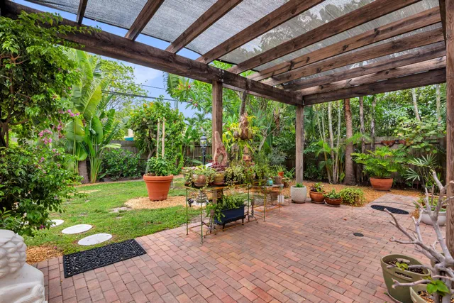 SoSo West Palm Beach Residence photo 21