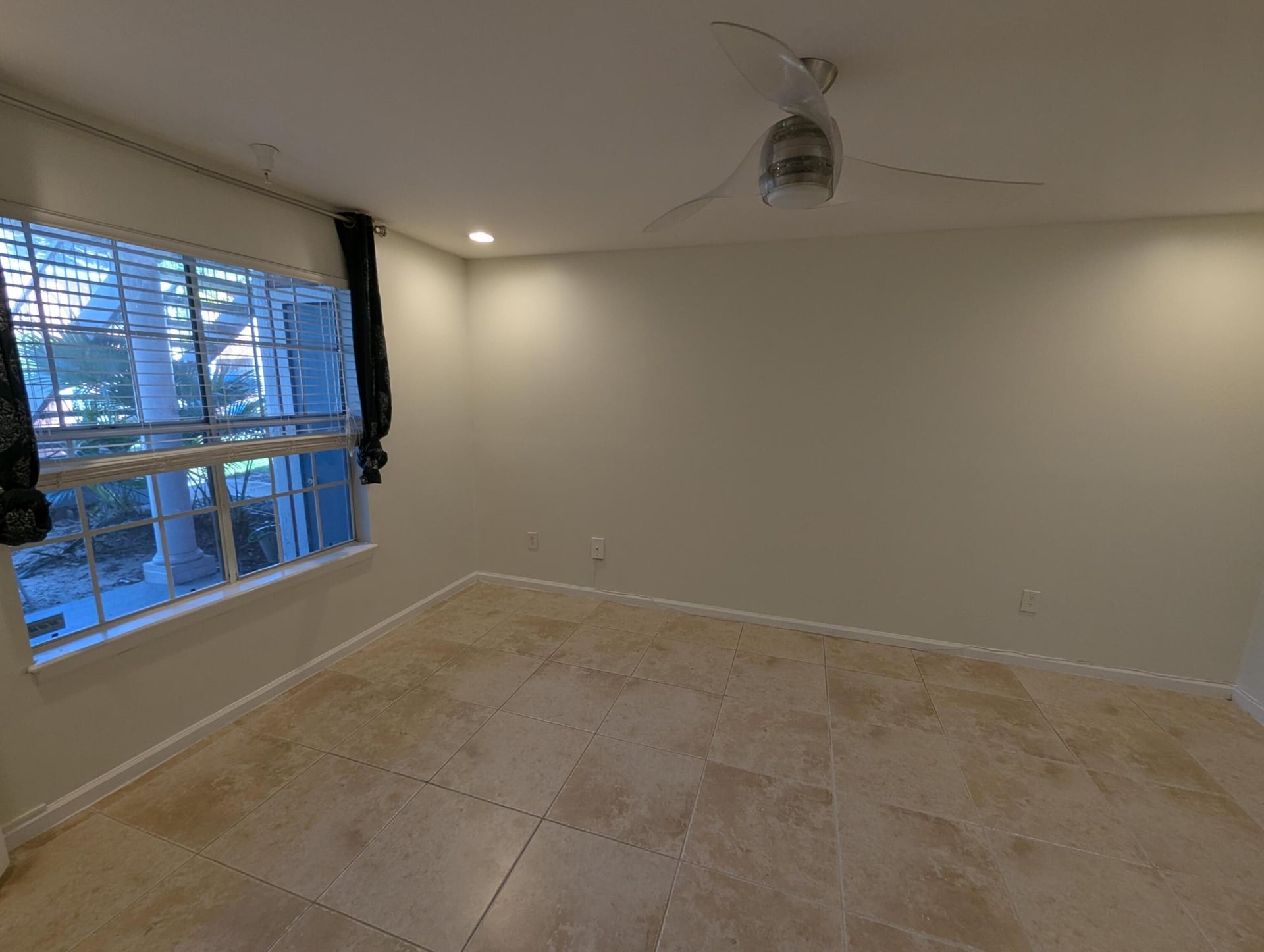 Unit E photo 5