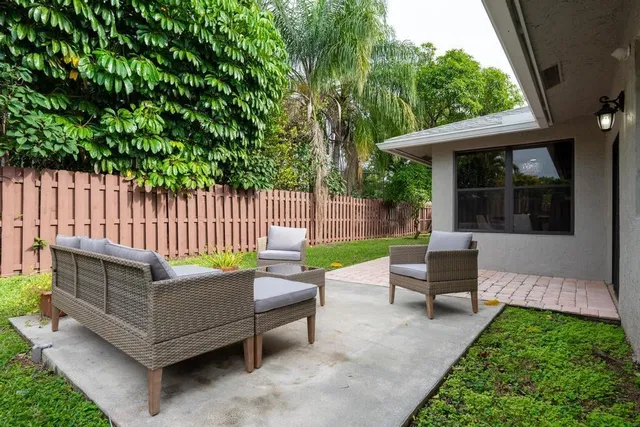  Residence photo 4