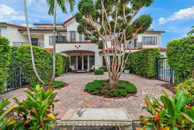 Palm Trail Delray Beach Residence photo 14