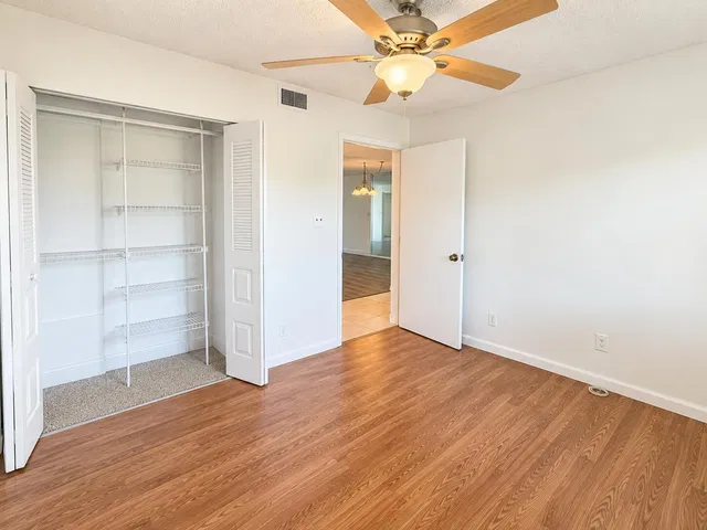  Unit 411 photo 8