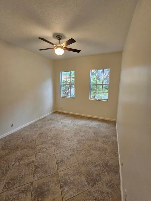  Residence photo 9