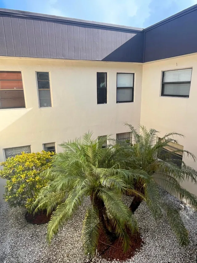 Residence photo 2