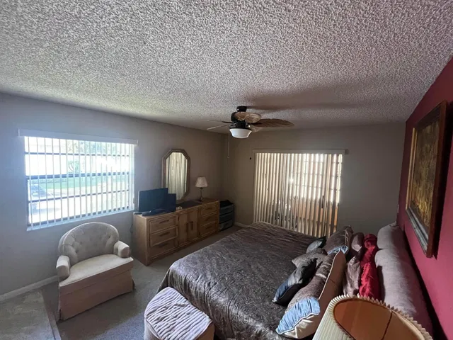 Residence photo 12