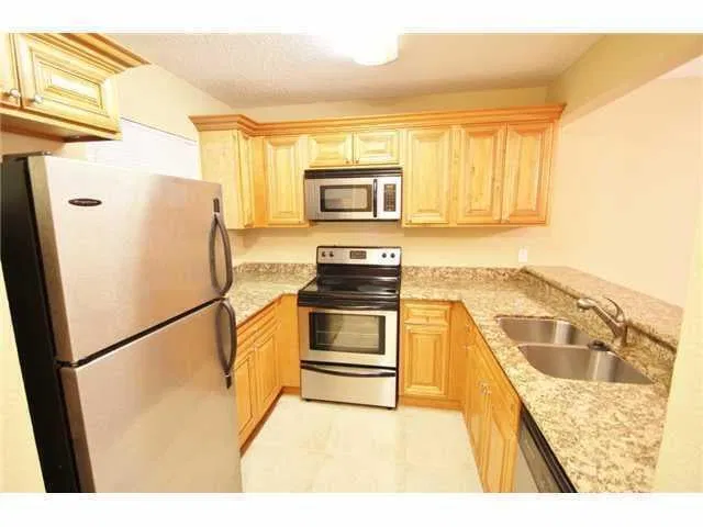 Unit H photo 3
