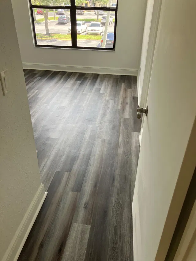 Unit H photo 6