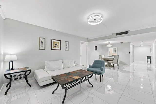 Unit 217 photo 5