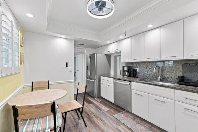 Unit 217 photo 9