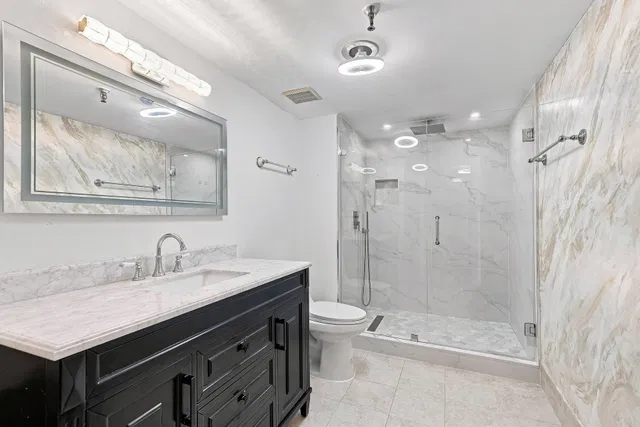 Unit 217 photo 14