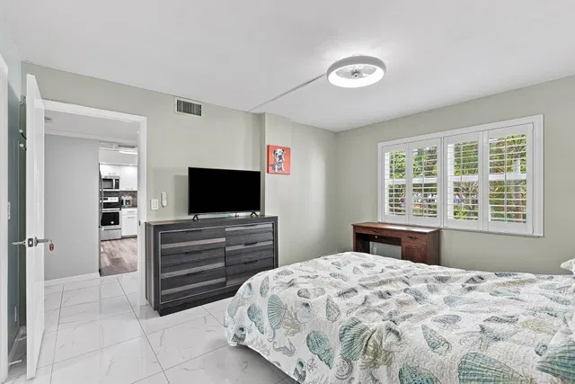 Unit 217 photo 16