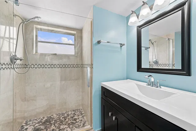 Unit 217 photo 17