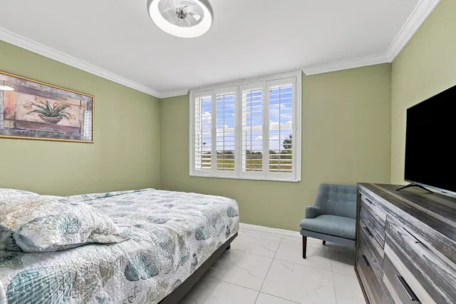 Unit 217 photo 18